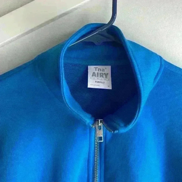 TNA Aritzia 
Airy Fleece Perfect 1/4 Zip Sweatshirt,  size M| royal blue - Picture 3 of 7